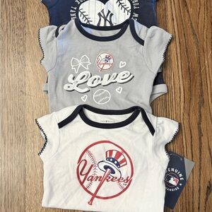 New York Yankees set of 3 girl onesies size 3-6 months  NEW WITH TAG BA